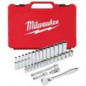JUEGO 32 PIEZAS, CARRACA Y VASOS DE 3/8" MILWAUKEE