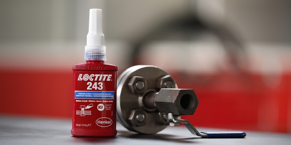 Tecnología anaeróbica fijación de roscas con LOCTITE: cómo evitar fallos críticos en tornillería